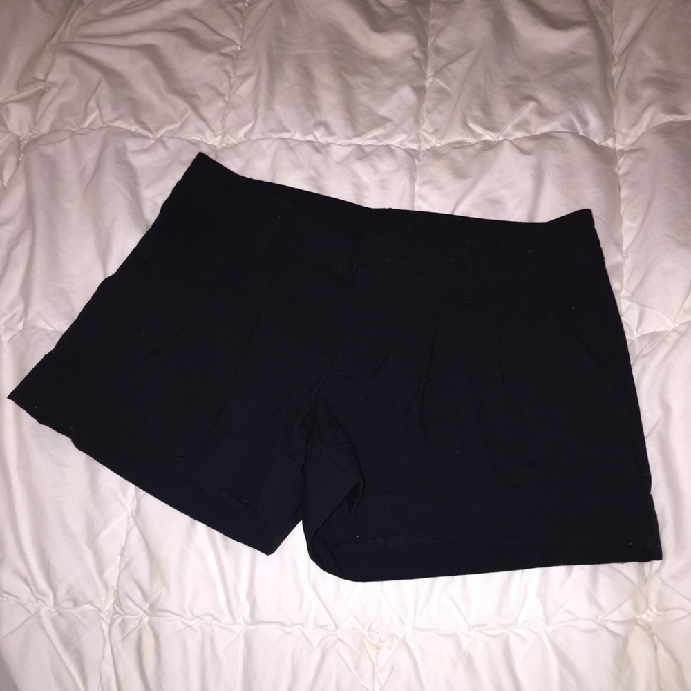 Black shorts with pockets